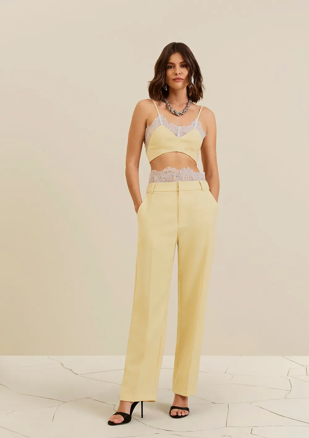 Calça Morena Rosa Reta Média Amarelo — imagem 1