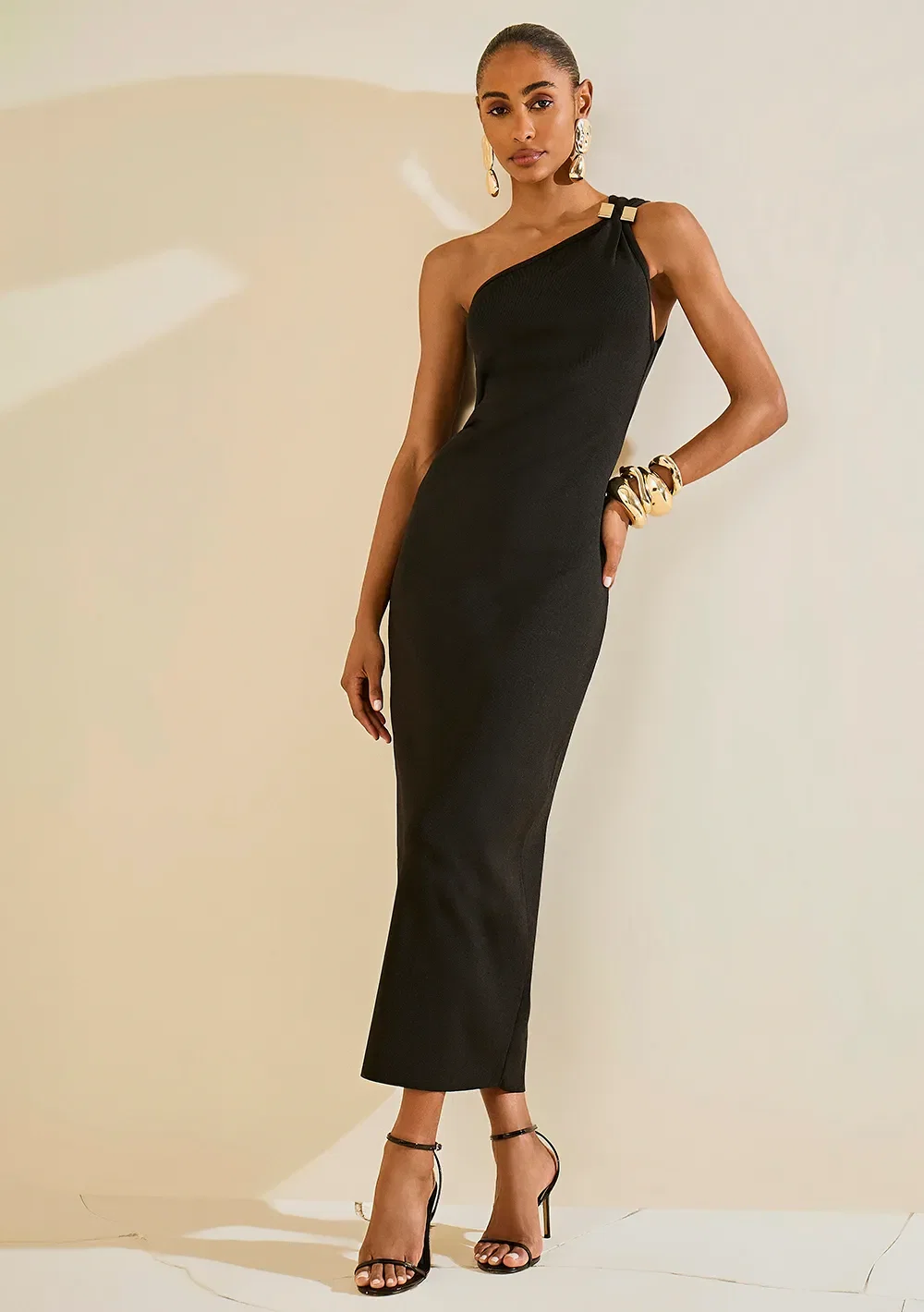 Vestido Morena Rosa Ajustado Um Ombro Só Sem Manga Midi Preto