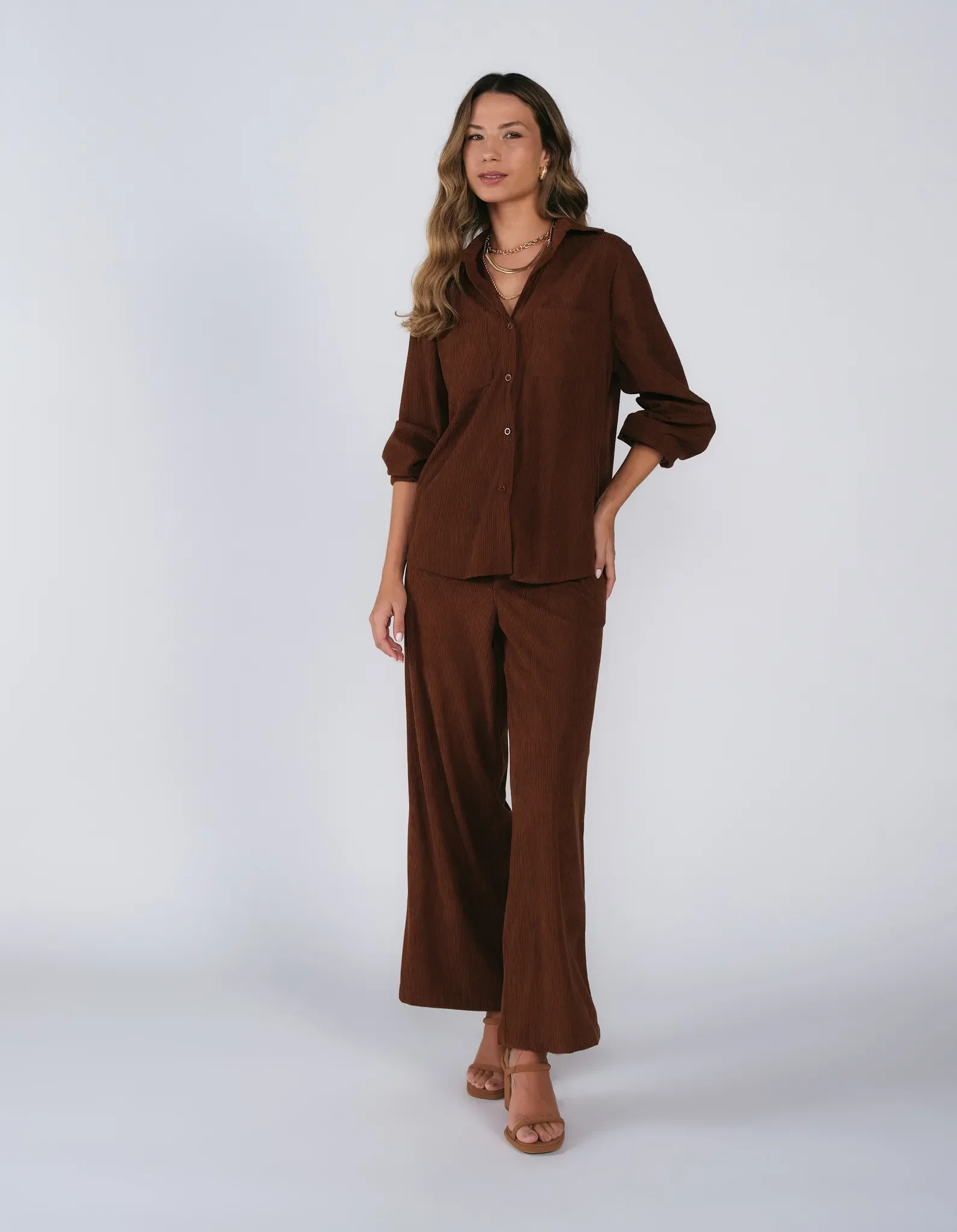 Calça Alfaiataria Bolsos Faca - Marrom — imagem 1