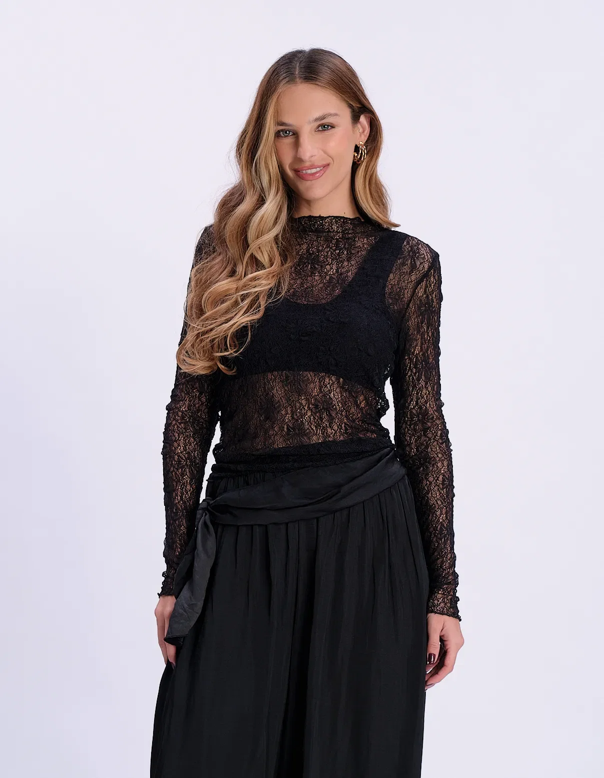 Blusa Manga Longa Renda - Preto — imagem 1