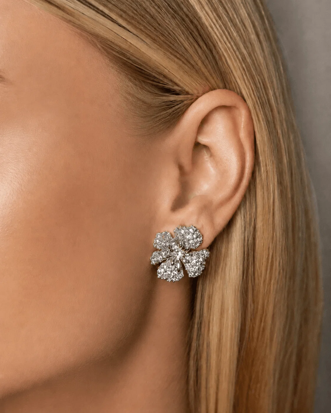 Brinco Mini Flor Strass - Niquel