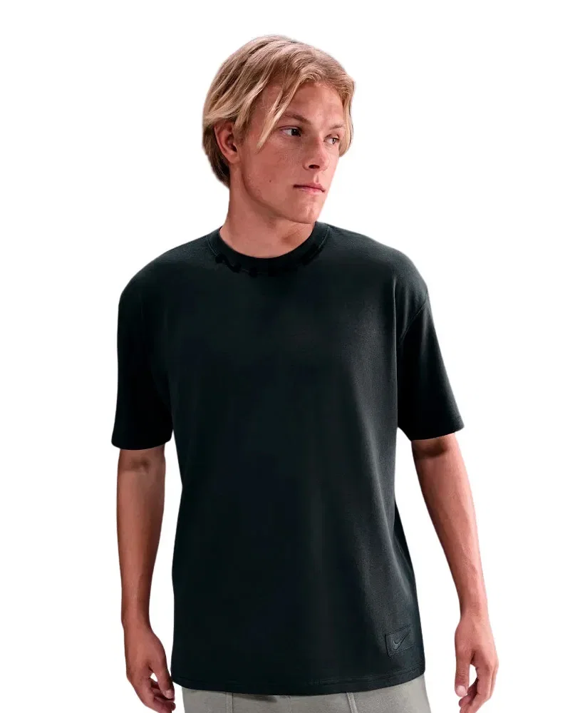 Camiseta Nike Sportswear Collar Print Unissex — imagem 1