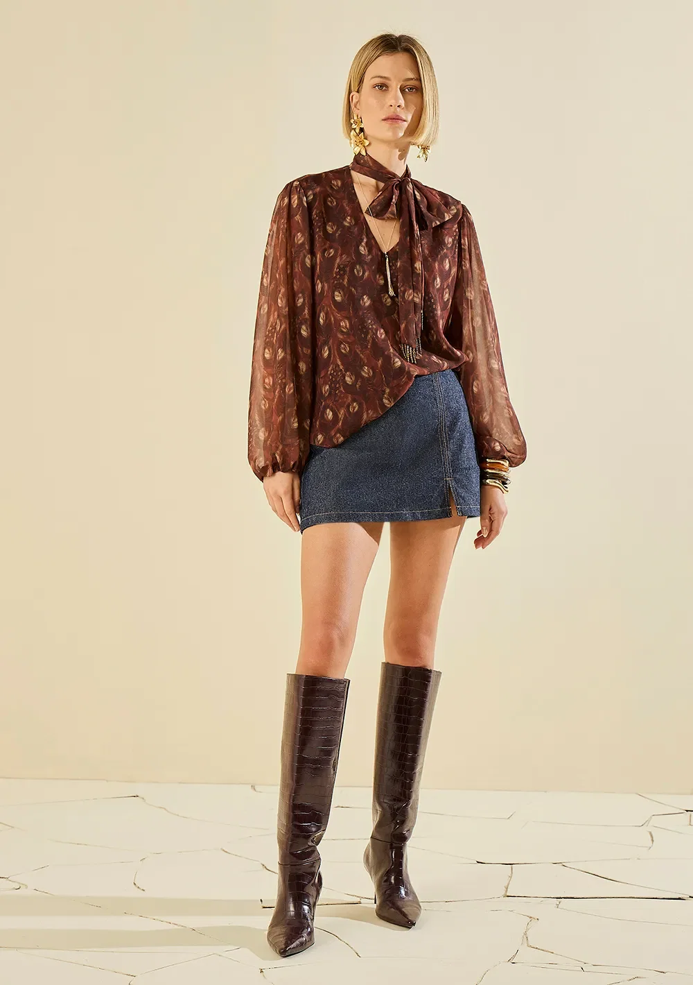 Blusa Morena Rosa Solta Decote V Manga Longa Padrão Marrom — imagem 1