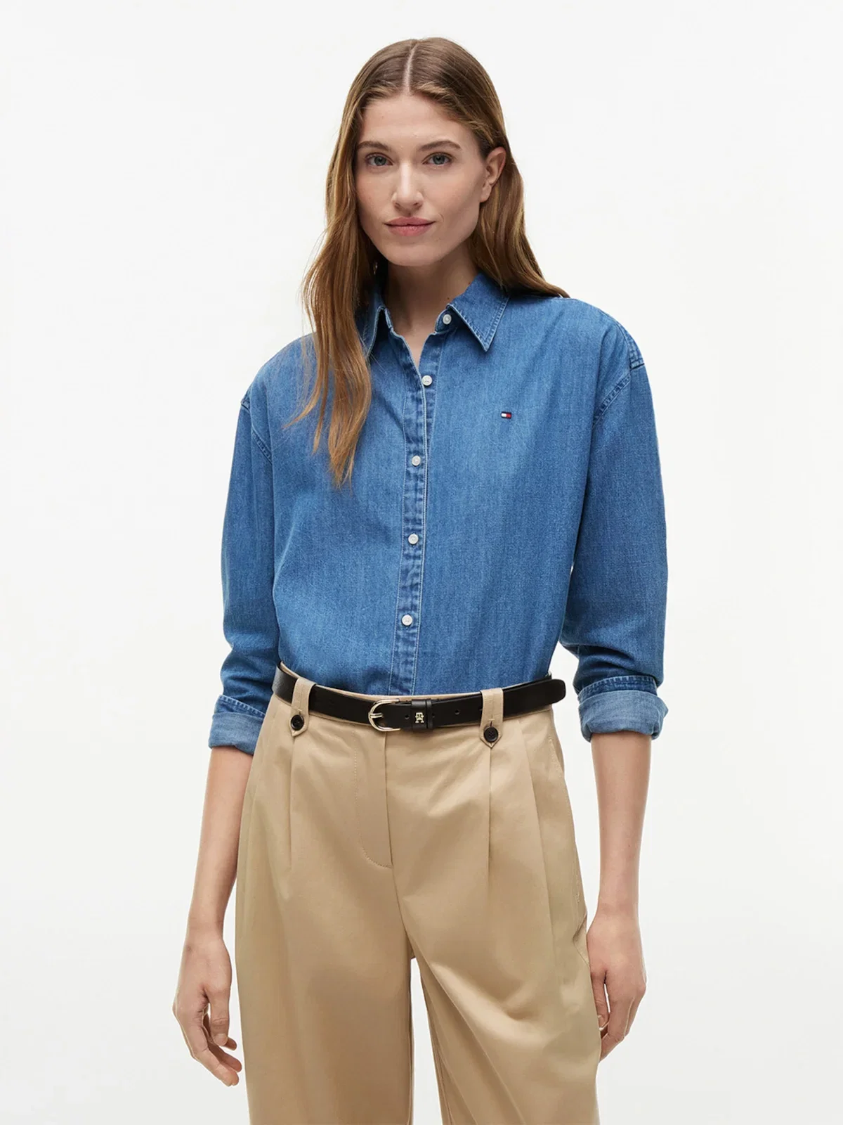 Camisa Jeans Ombro Deslocado e Bandeira Bordada — imagem 1