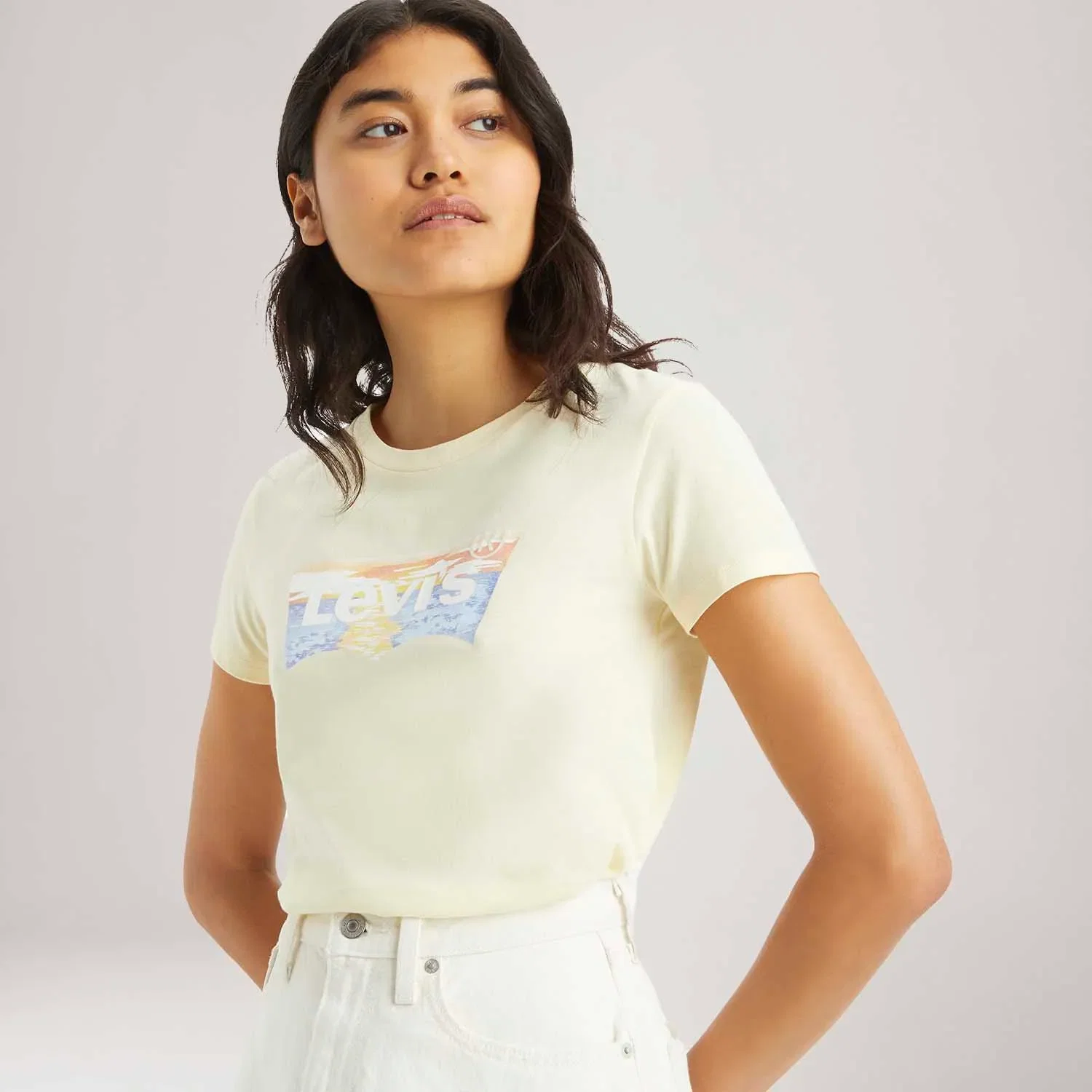 Camiseta Levi's® The Perfect Amarela Claro Manga Curta — imagem 1