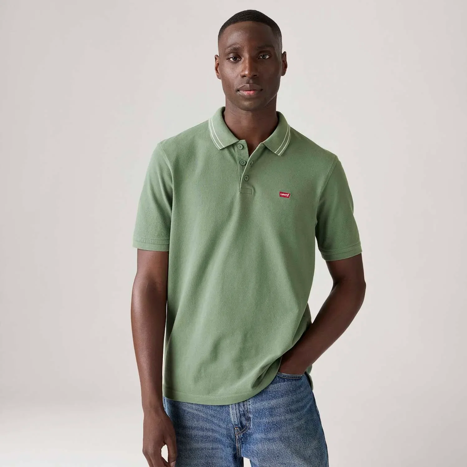 Polo Levi's® Housemark Verde Manga Curta — imagem 1