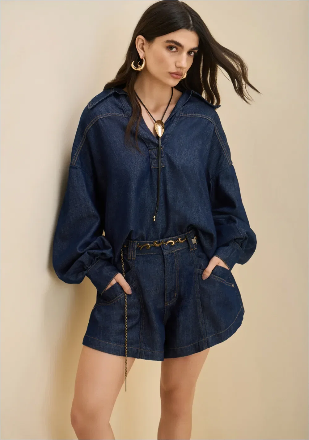 Camisa Morena Rosa Solta Decote V Manga Longa Alongada Azul