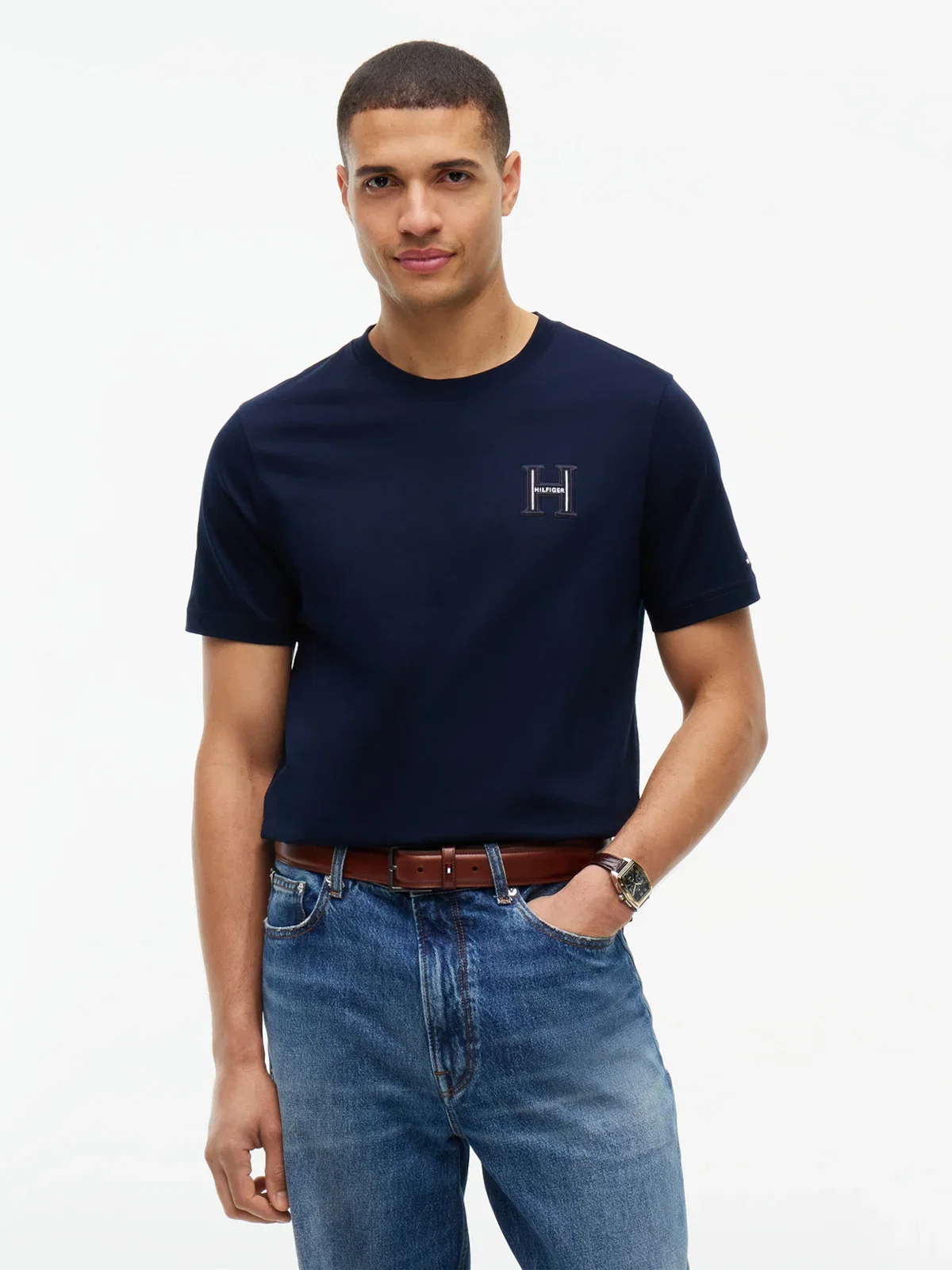 Camiseta Gola C com Bordado de Logo Varsity — imagem 1