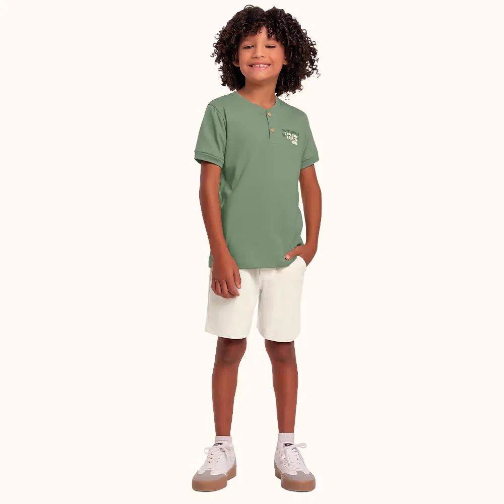 Conjunto camiseta em meia malha e bermuda em moletinho com botão funcional — imagem 1