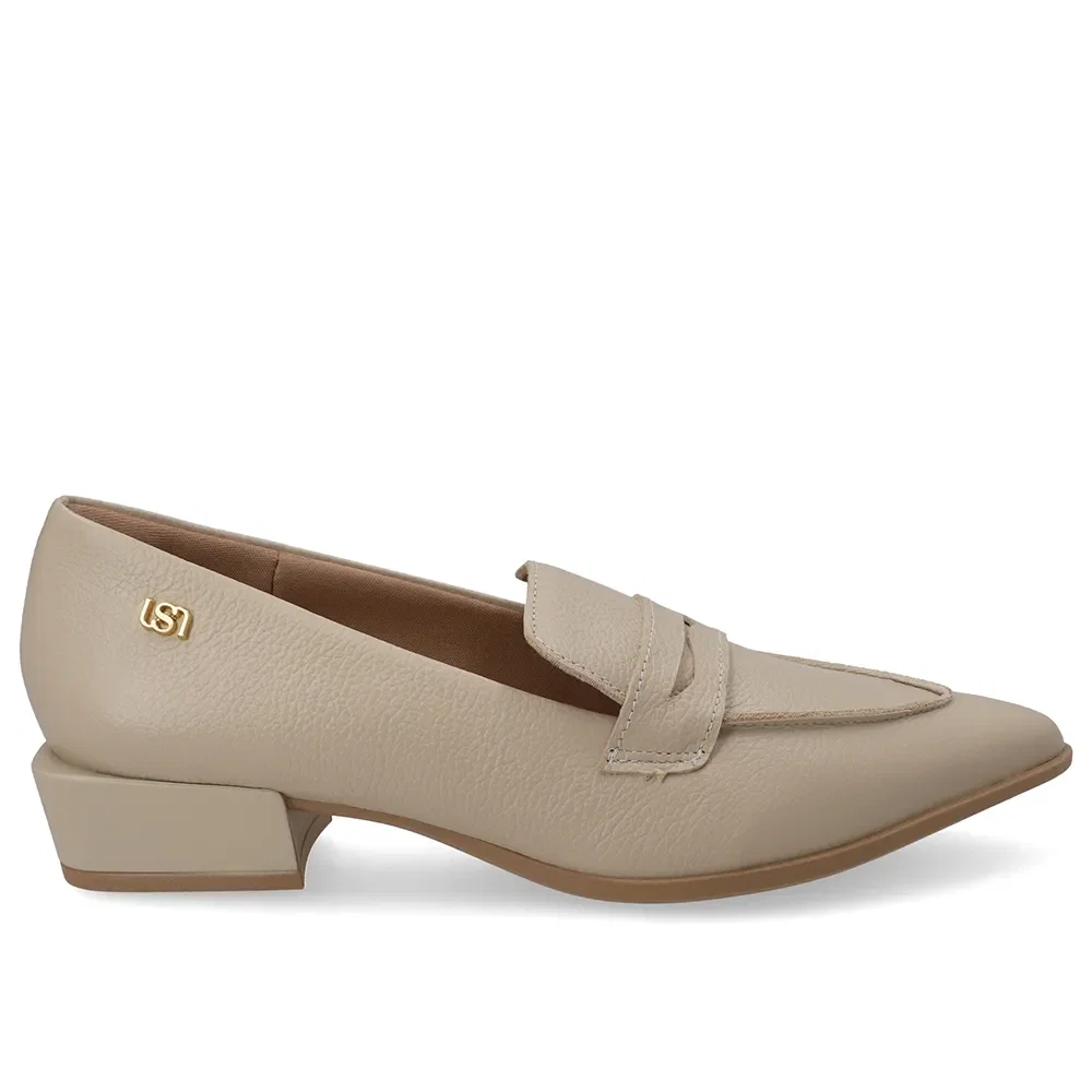 Loafer Couro Bege Bico Fino — imagem 1