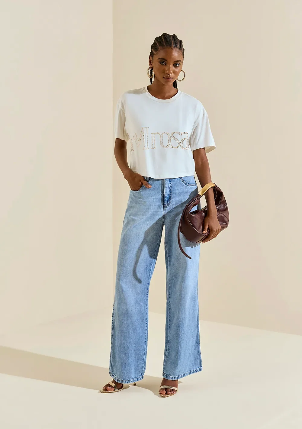 Camiseta Morena Rosa Solta Decote Careca Manga Curta Cropped Off White