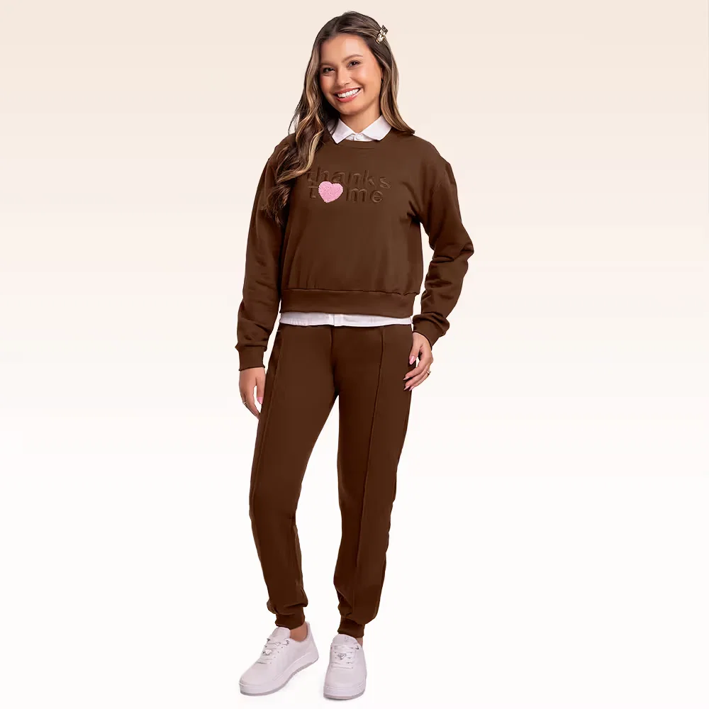 Conjunto blusão e calça em moletom