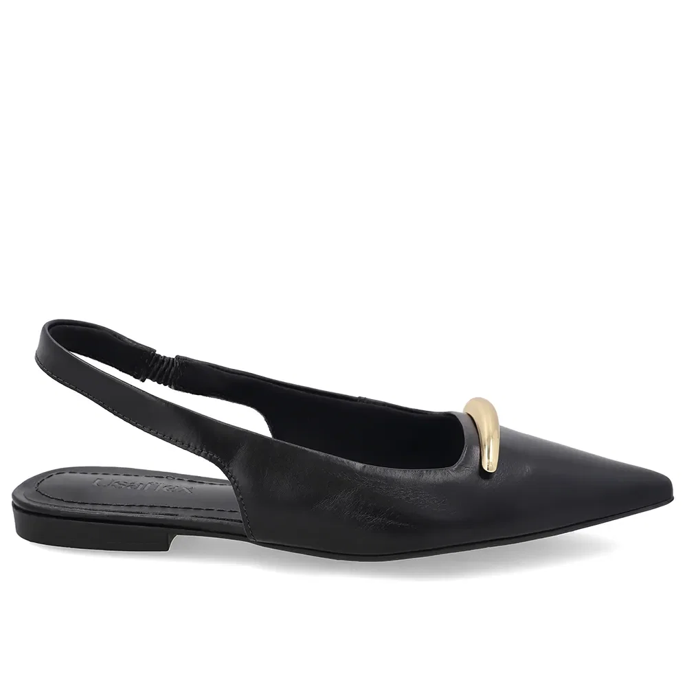 Slingback Em Couro Preto Com Bico Fino E Enfeite — imagem 1