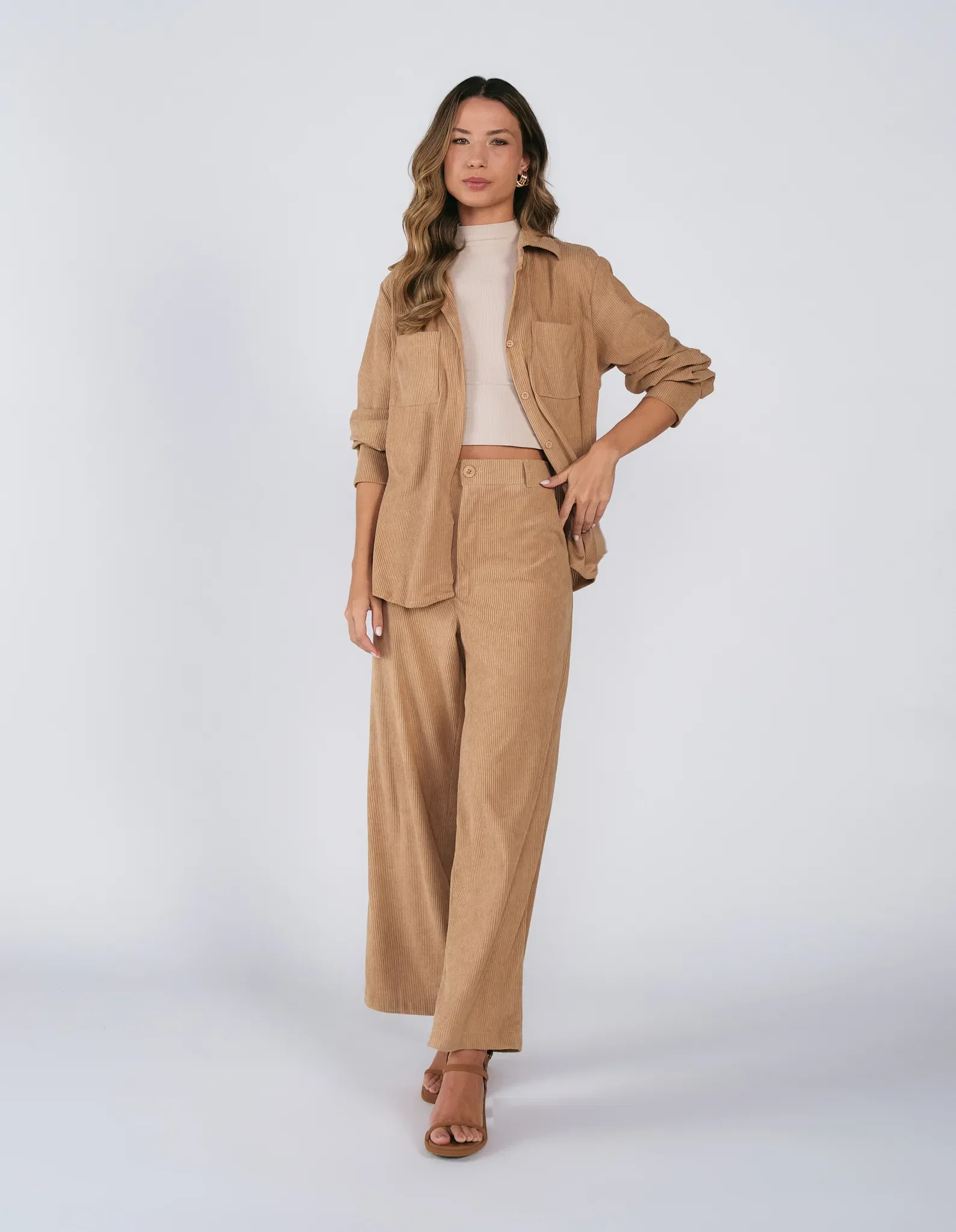 Calça Alfaiataria Bolsos Faca - Bege