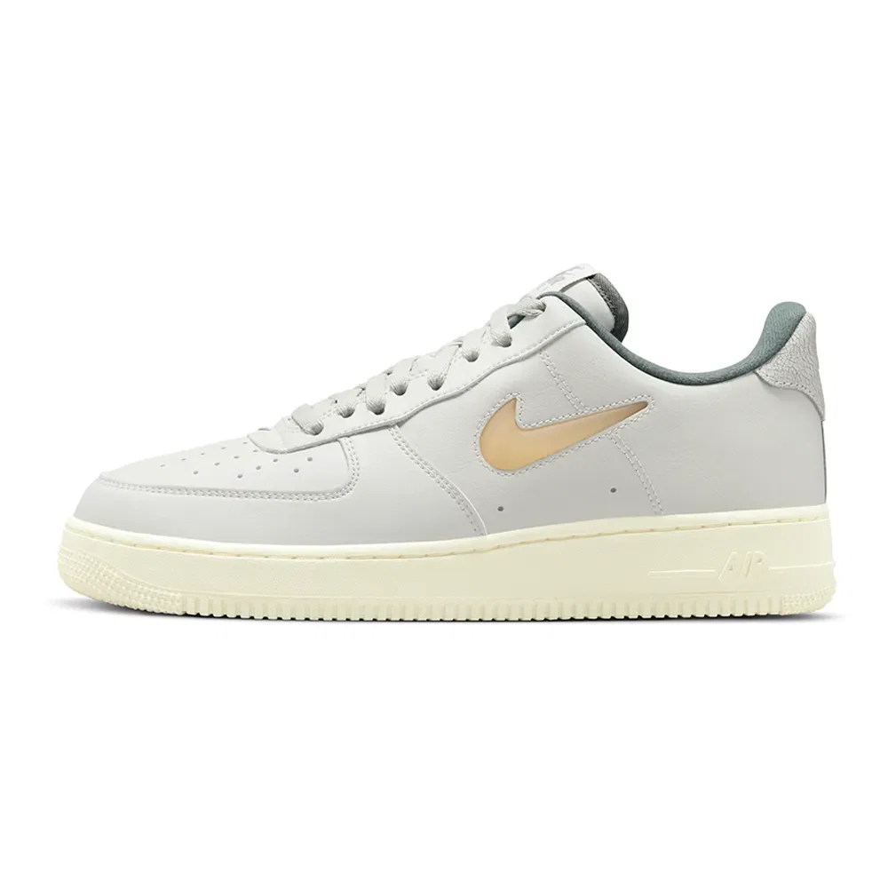 Tênis Nike Air Force 1 ´07 LX VTG Masculino — imagem 1