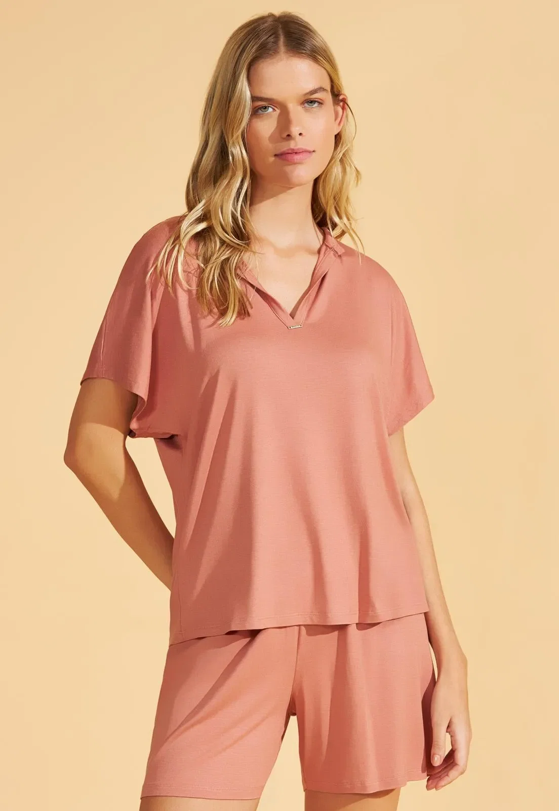 Pijama Manga Curta e Shorts Midi de Viscose Recco — imagem 1