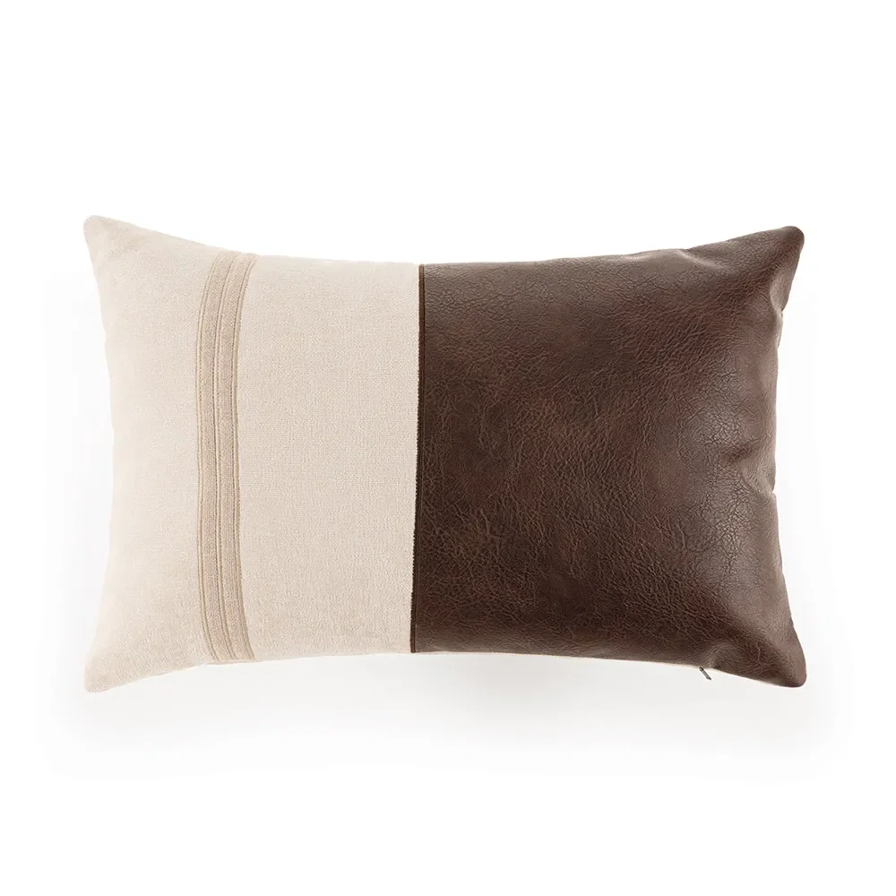 Almofada em Couro Ecológico 40cm x 60cm Taviano