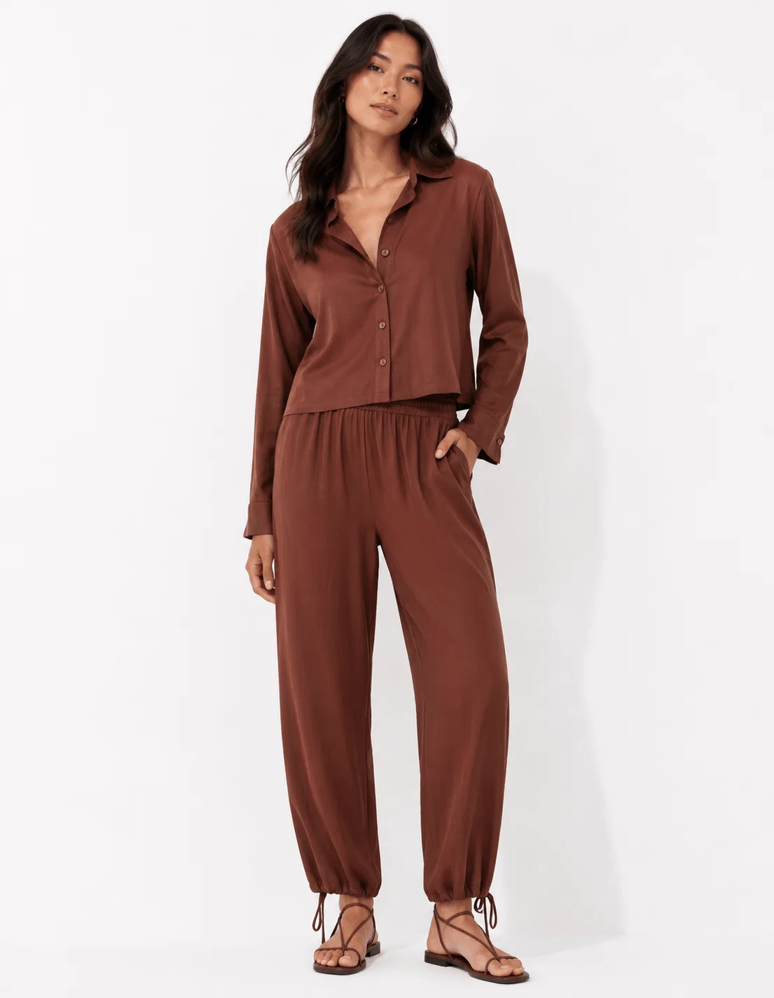 Calça Ampla Aladim Detalhe Amarração - Marrom