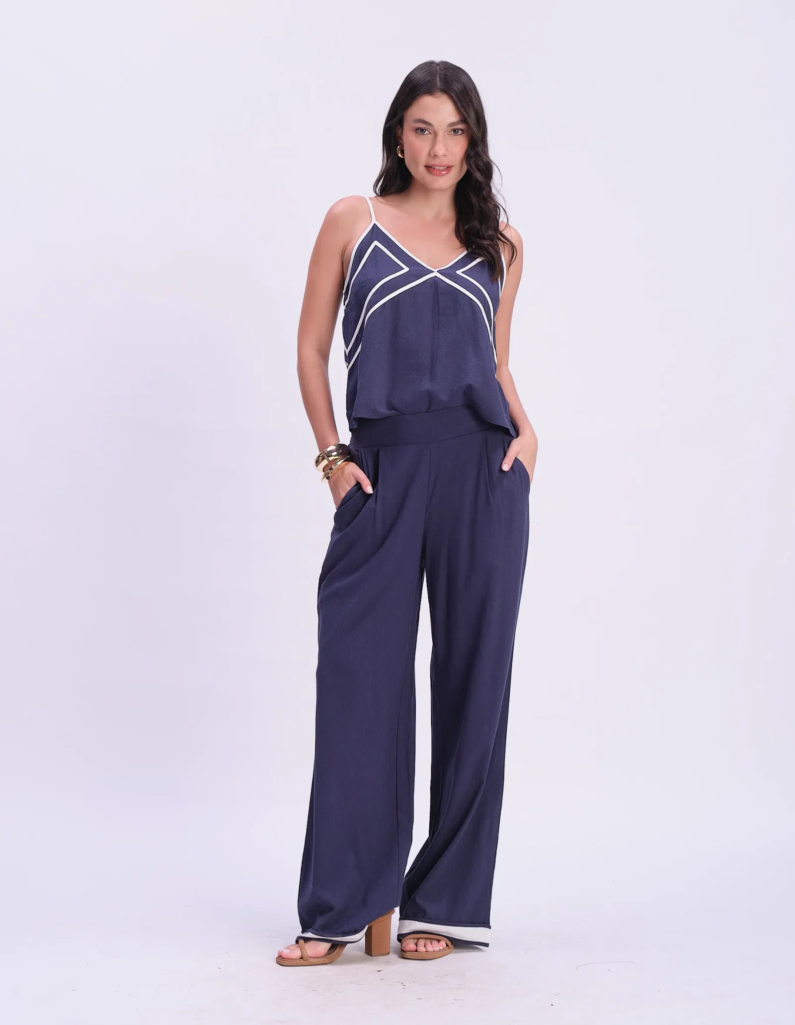 Calça Pantalona Detalhe Barra Bicolor - Azul Marinho — imagem 1