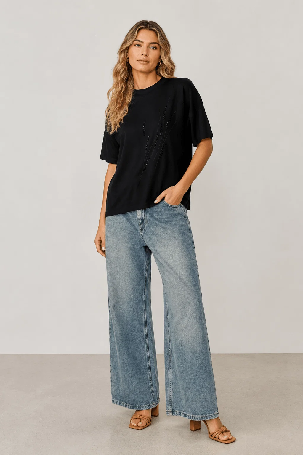 Blusa Ampla Bordado Pérolas - Preto — imagem 1