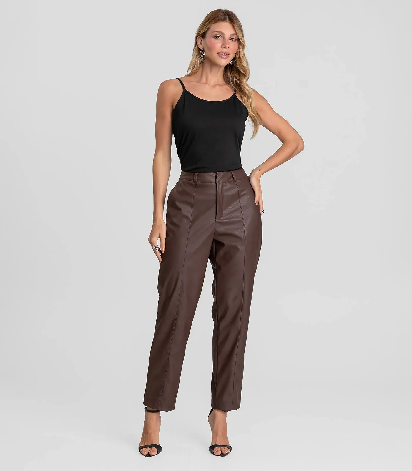 Calça Feminina em Courino Basic Dianna Marrom