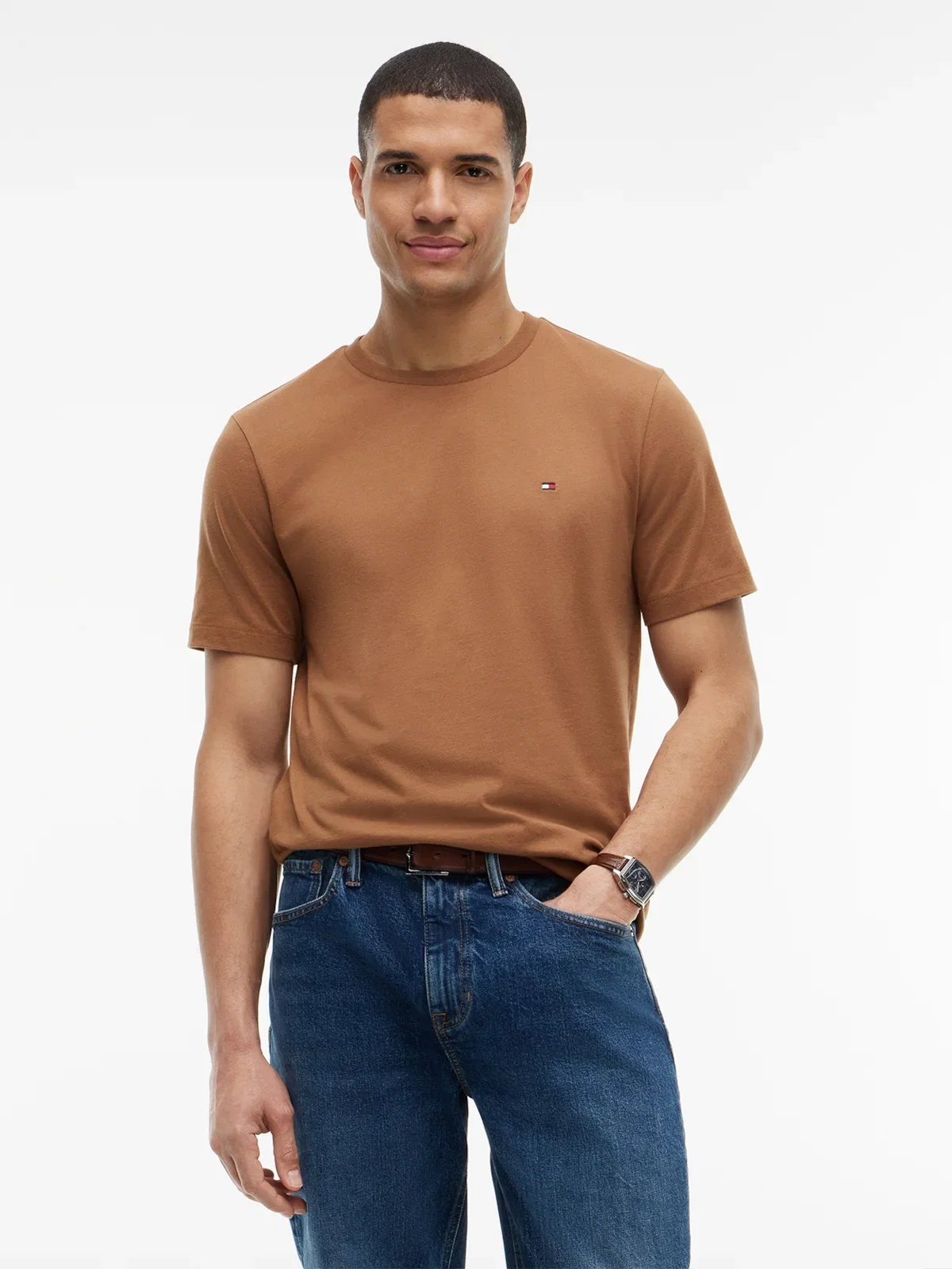 Camiseta de Gola C com Bordado de Bandeira — imagem 1
