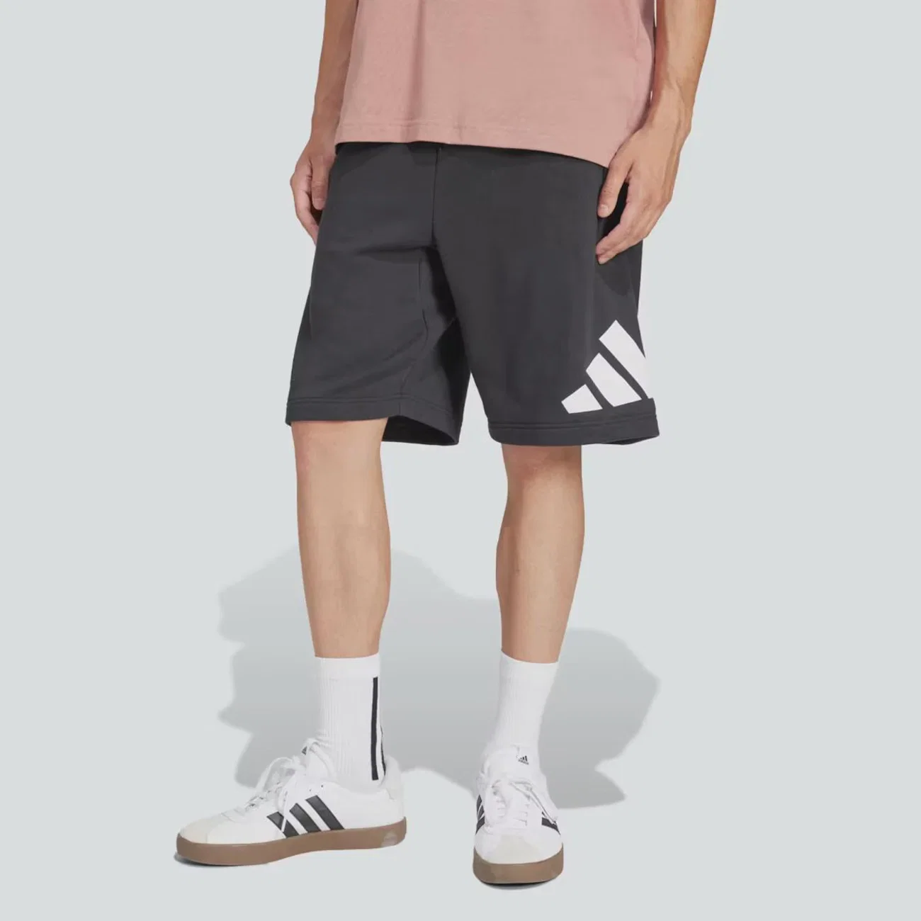 Bermuda Adidas MH Boss Big Logo Preta e Branca
