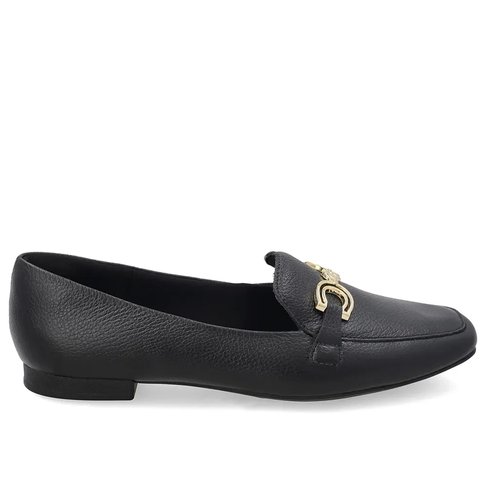 Loafer Em Couro Preto Com Enfeite