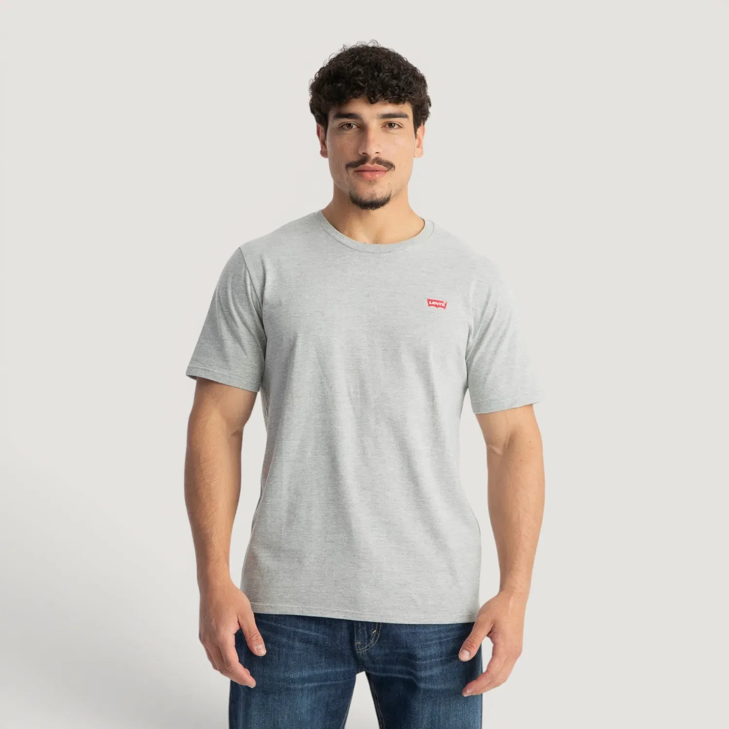 Camiseta Levi's® Classic Pocket Cinza Manga Curta