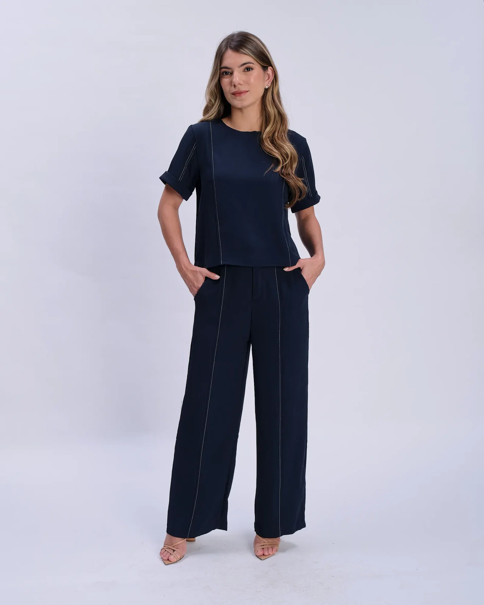 Calça Pantalona Recortes Detalhe Botões - Azul Marinho — imagem 1