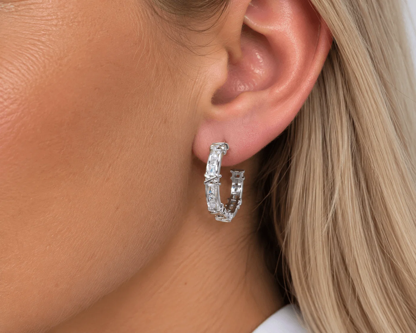 Brinco Argola Fio Strass - Niquel