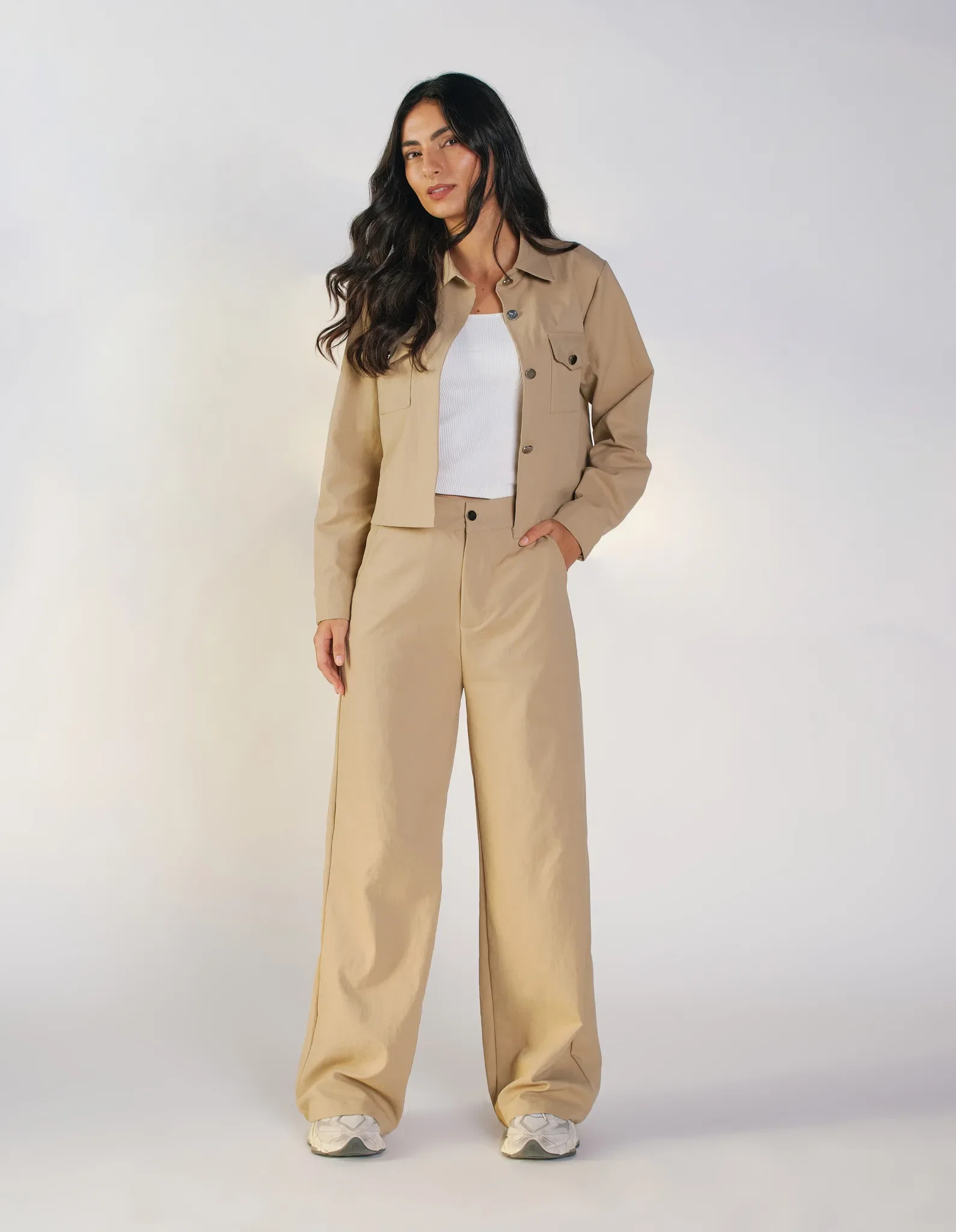 Calça Pantalona Bolsos - Bege — imagem 1