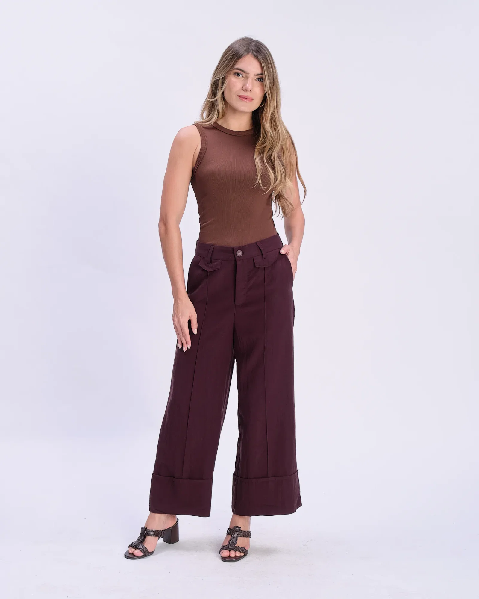 Calça Alfaiataria Barra Larga - Cafe — imagem 1