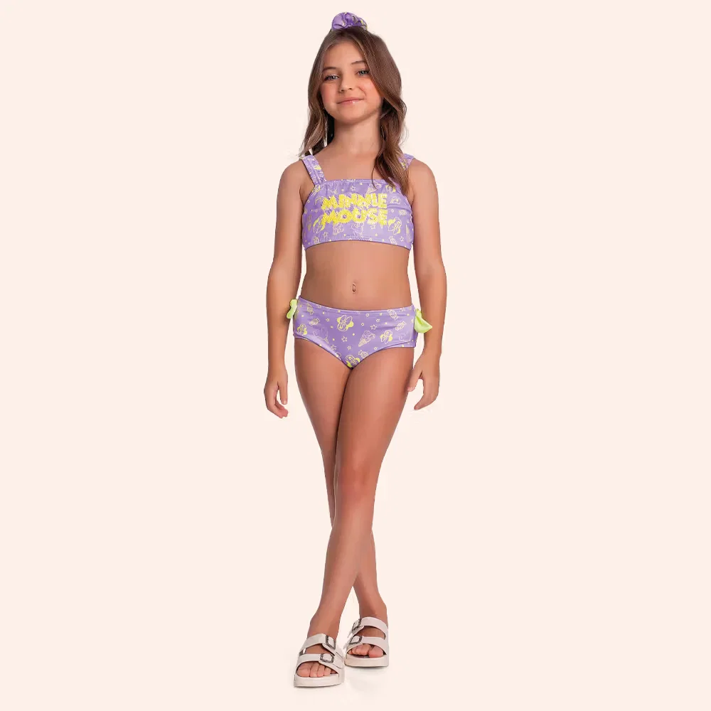 Conjunto moda praia Minnie com top, calcinha e amarrador