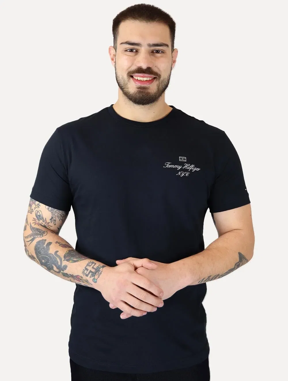 Camiseta Tommy Hilfiger Masculina Outline Flag Script Azul Marinho — imagem 1