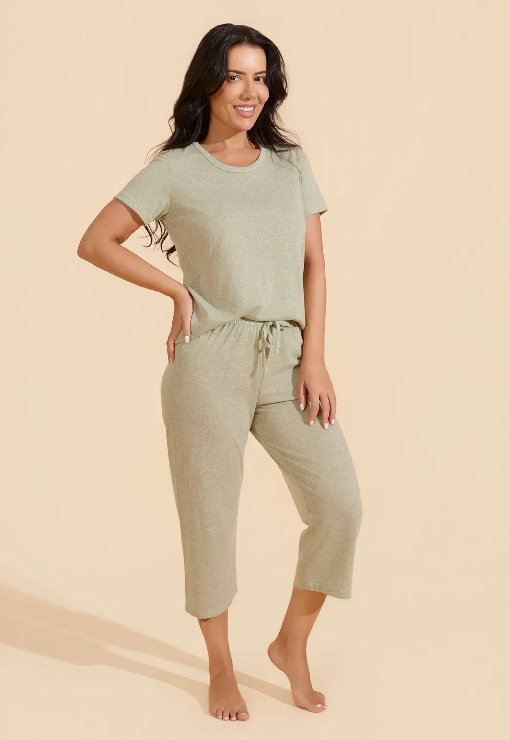 Pijama Manga Curta com Capri Viscose Trabalhada