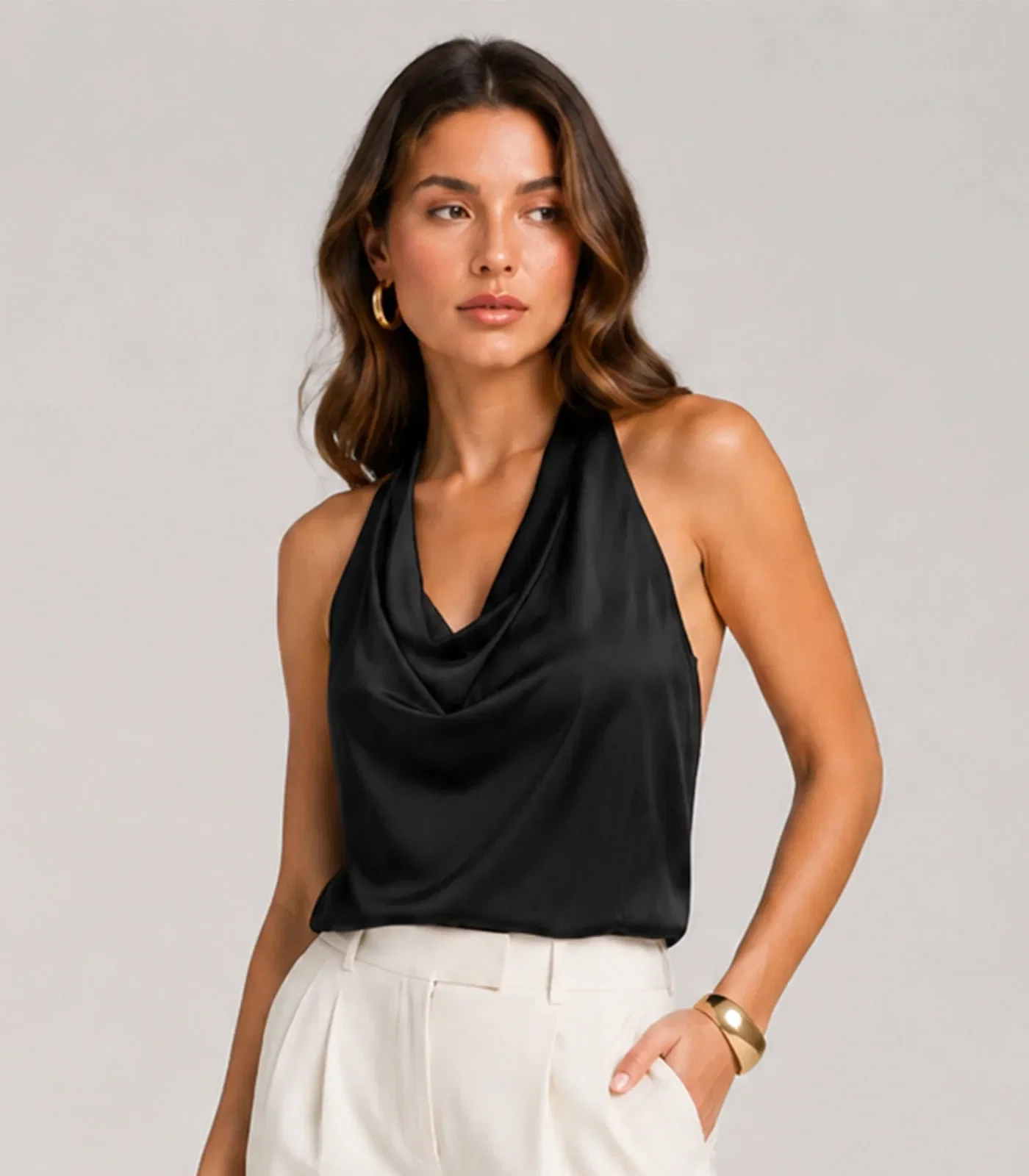 Blusa Feminina Com Decote Degagê Infinita Cor Preto