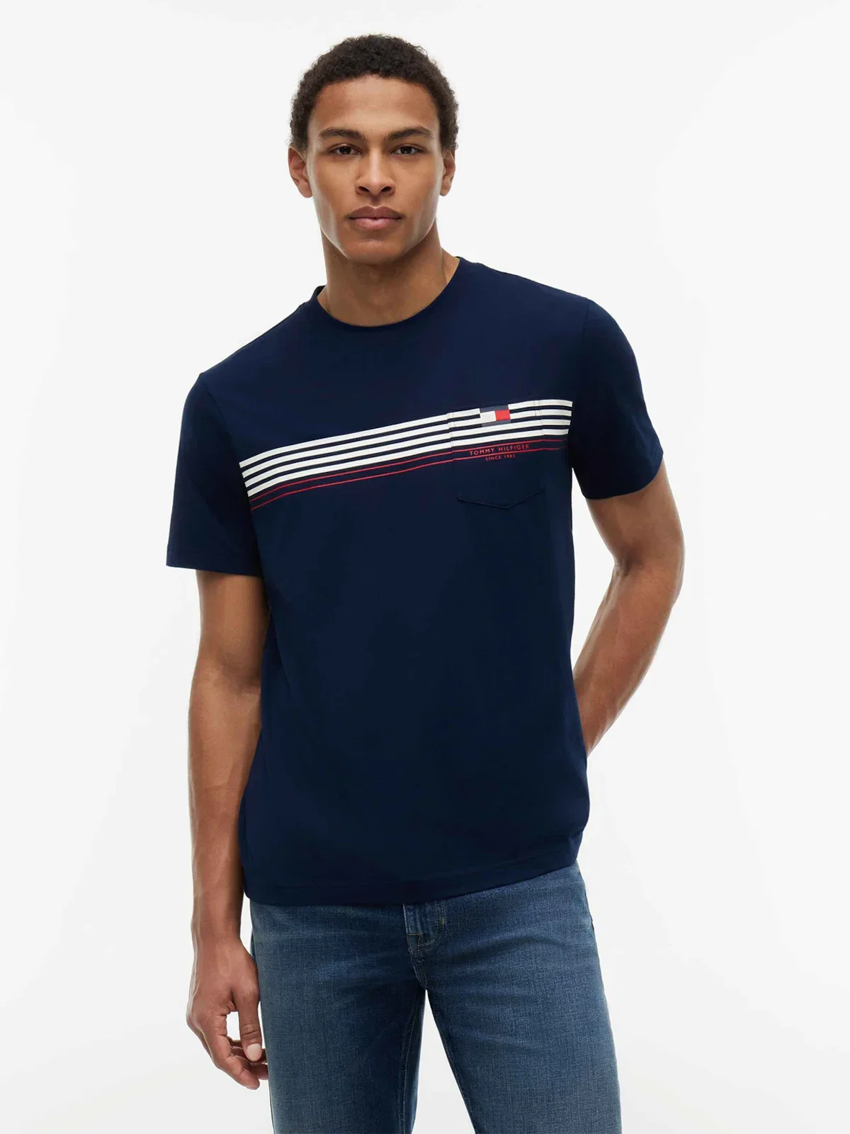 Camiseta com Estampa Listrada Assinatura — imagem 1
