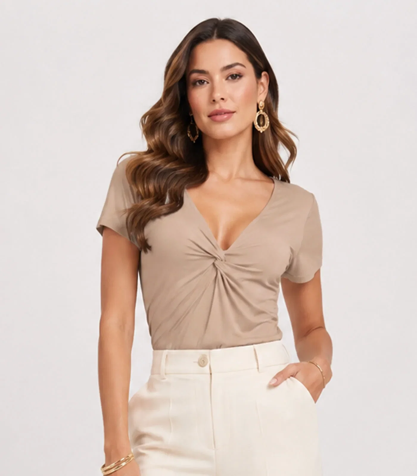 Blusa Feminina Com Decote Em V Infinita Cor Marrom