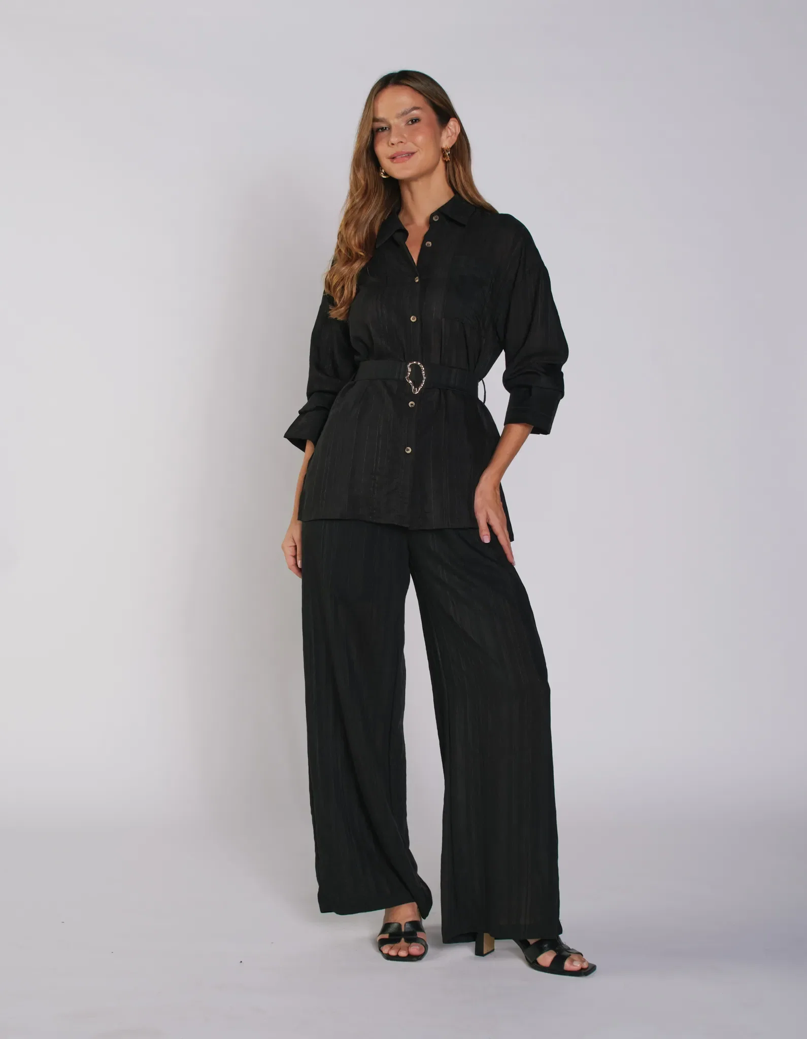 Calça Pantalona Listrada - Preto — imagem 1