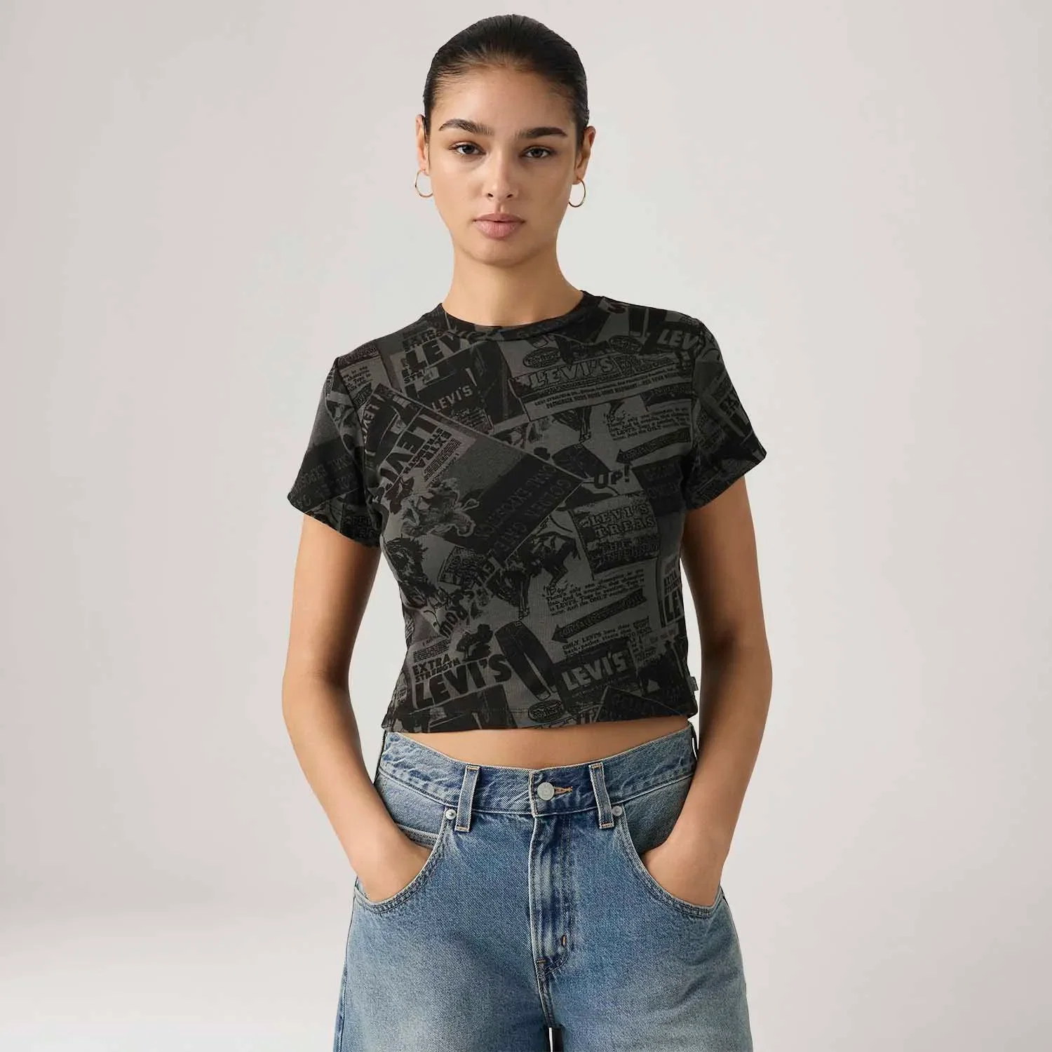 Camiseta Levi's® Graphic Essential Sporty Preta Manga Curta — imagem 1
