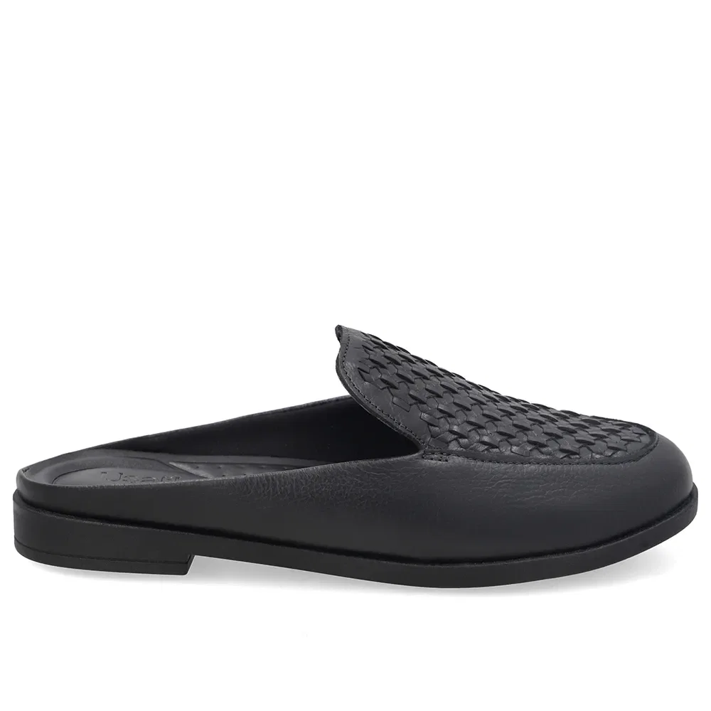 Mule Em Couro Com Tressê Preto