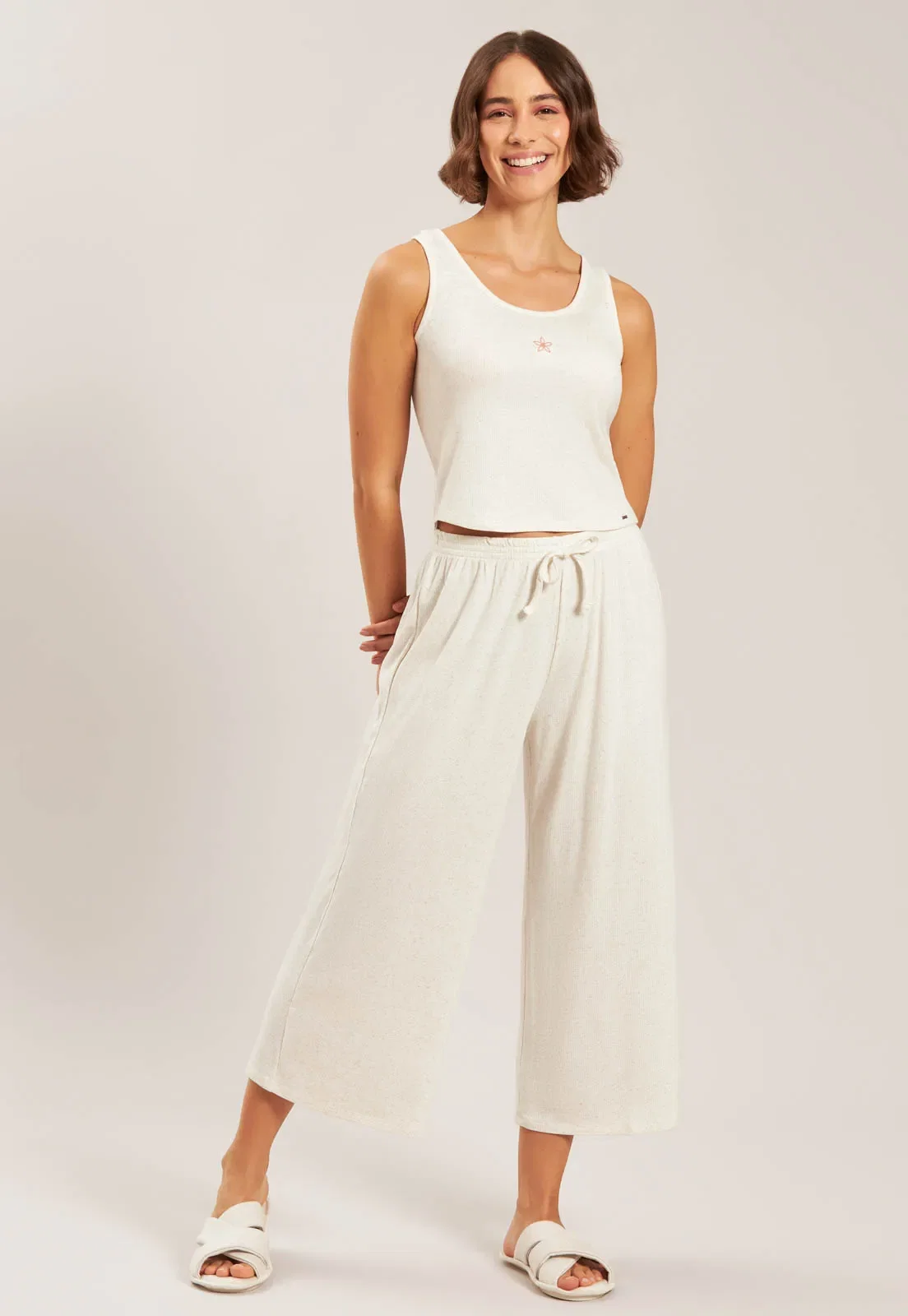 Pijama Regata Com Calça de Viscose Canelada Baunilha