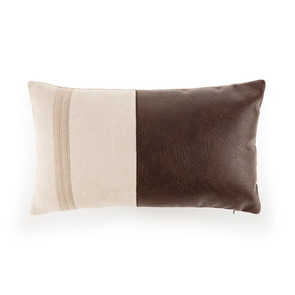 Almofada em Couro Ecológico 30cm x 50cm Taviano