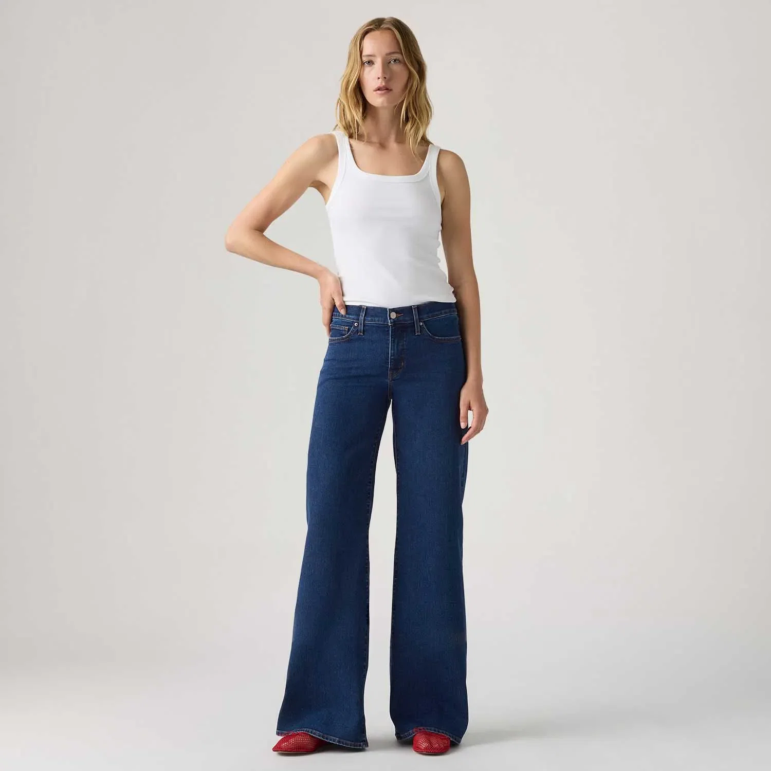 Calça Jeans Levi's® 318® Shaping Wideleg Lavagem Escura