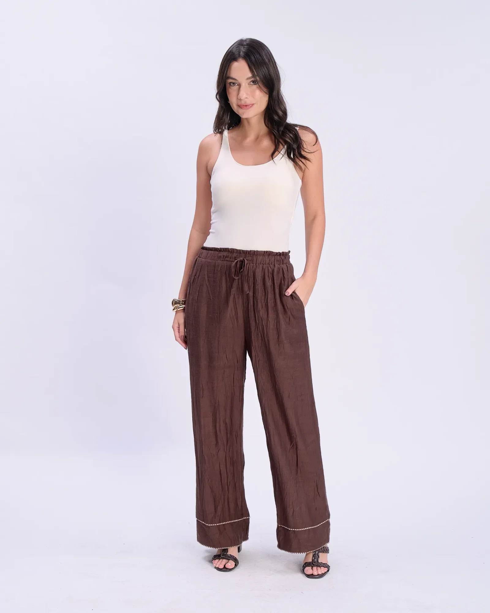 Calça Pantalona Barra Larga Bordada - Cafe — imagem 1