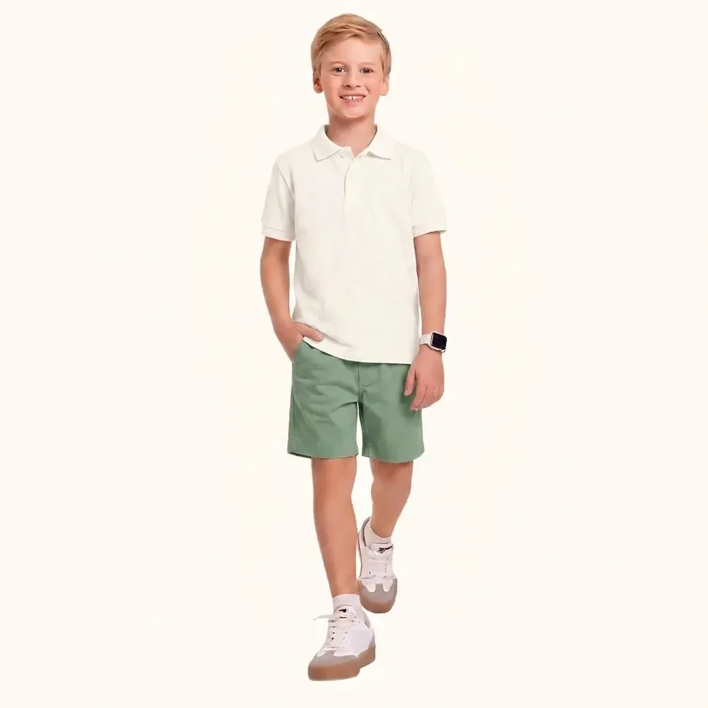 Conjunto camisa polo em meia malha e bermuda em sarja.
