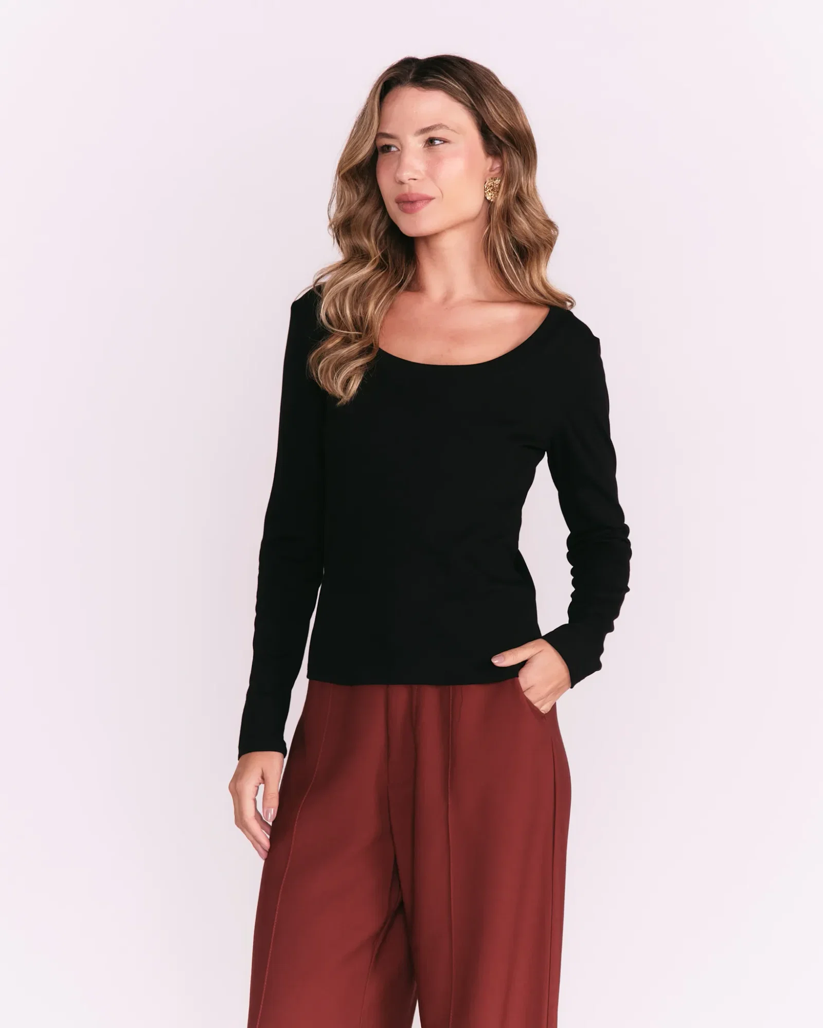 Blusa Manga Longa Decote Canoa - Preto — imagem 1