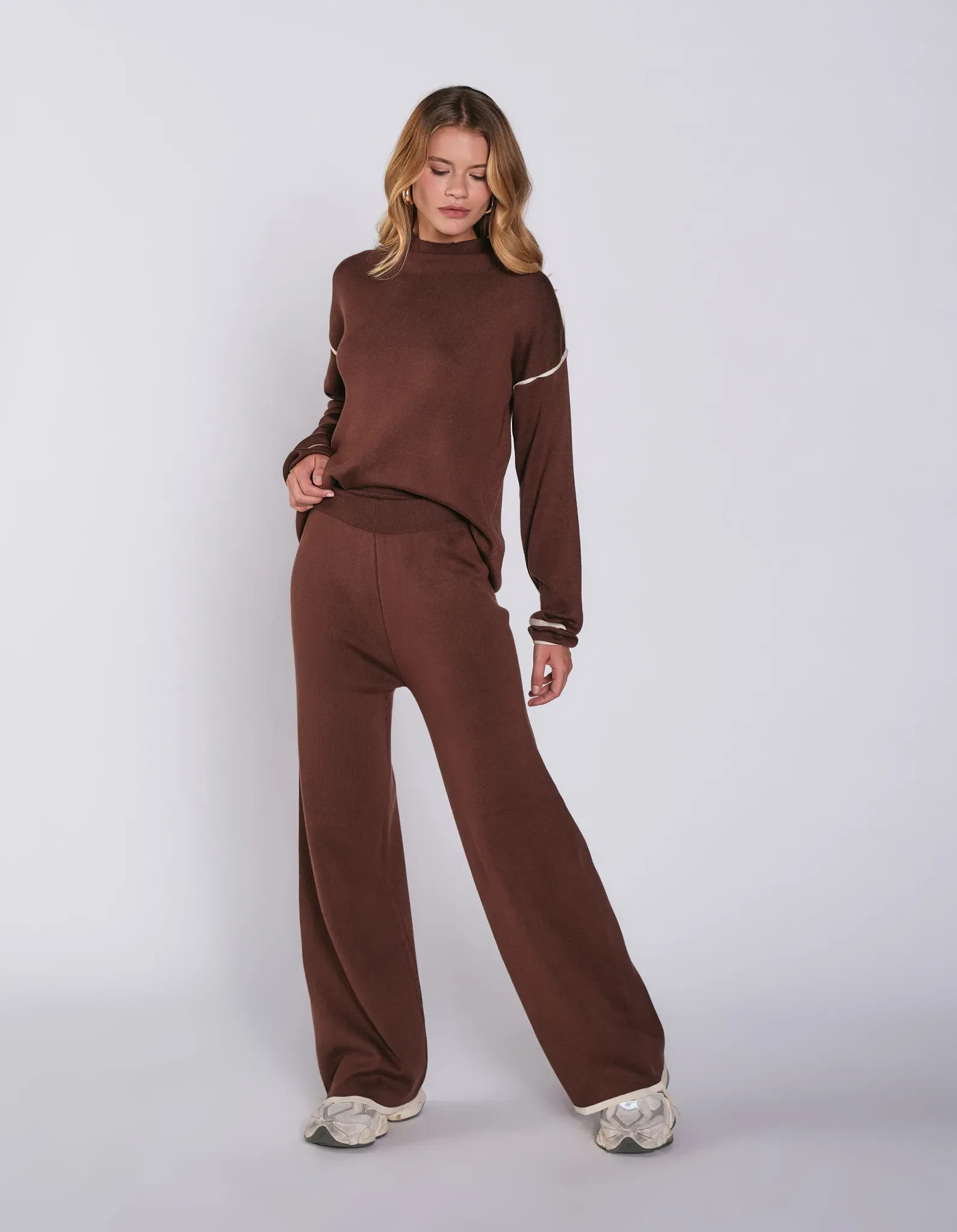 Calça Pantalona Detalhe Bicolor - Marrom — imagem 1