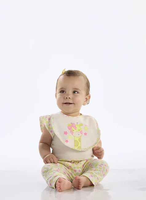 Babador Unissex Bebê em Suedine Comfy Forro Plástico (Off White) Up Baby